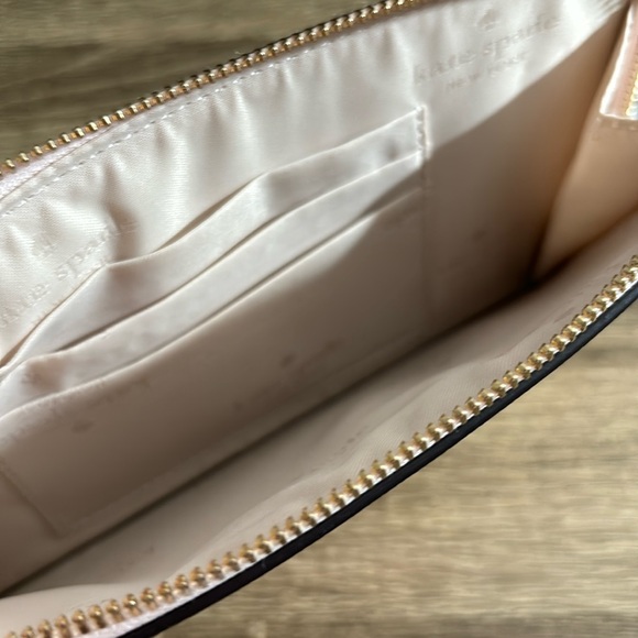 Kate Spade Wristlet Strawberry floral print NWT - Picture 3 of 7